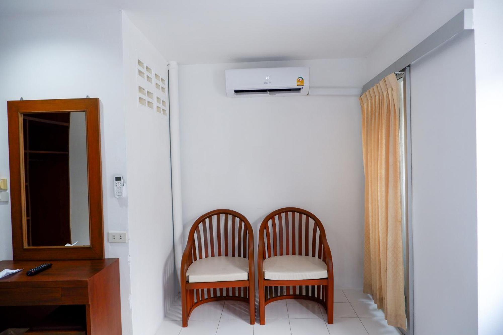18 Coins Budget Hotel Pattaya Cameră foto