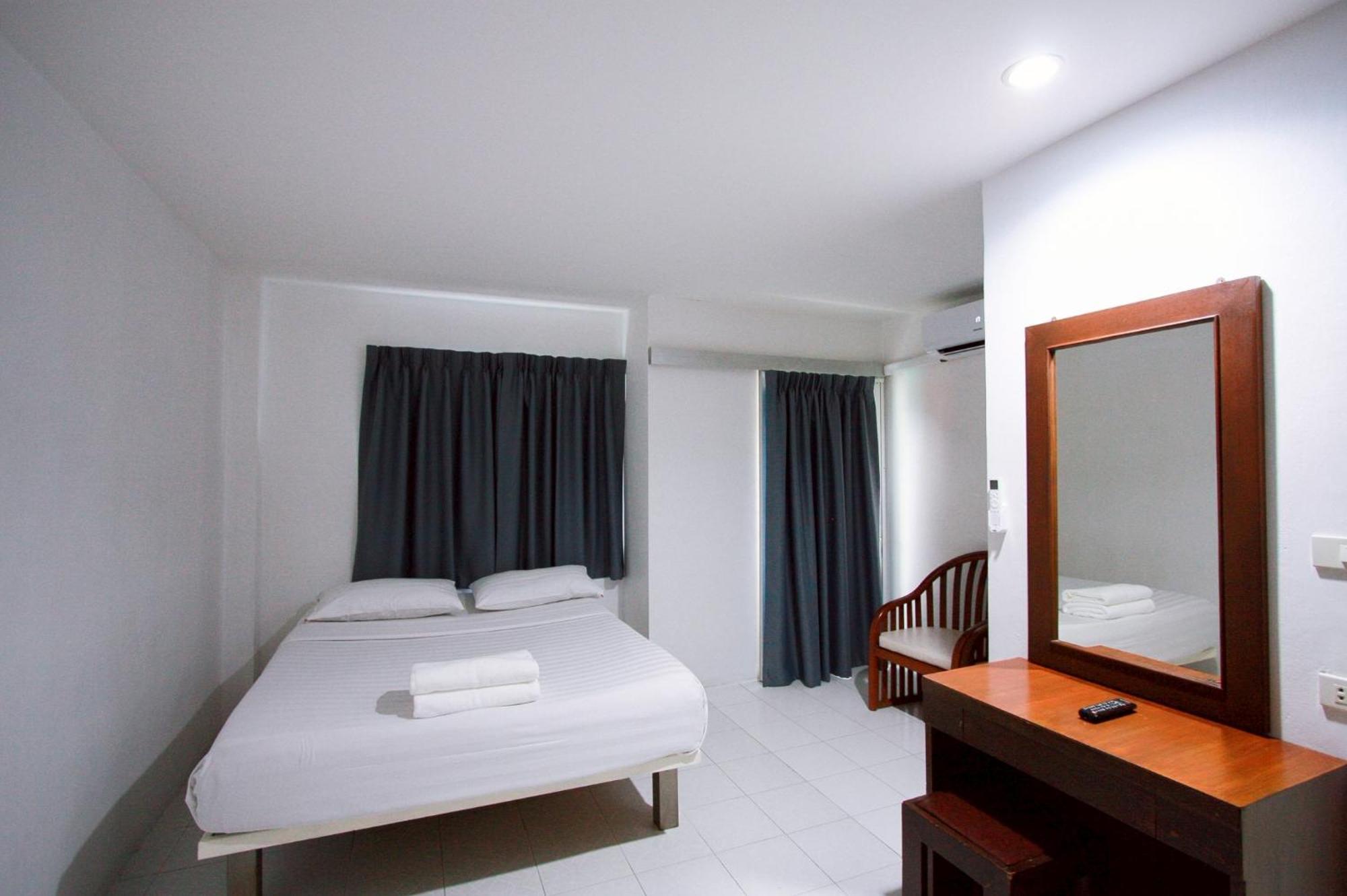 18 Coins Budget Hotel Pattaya Cameră foto