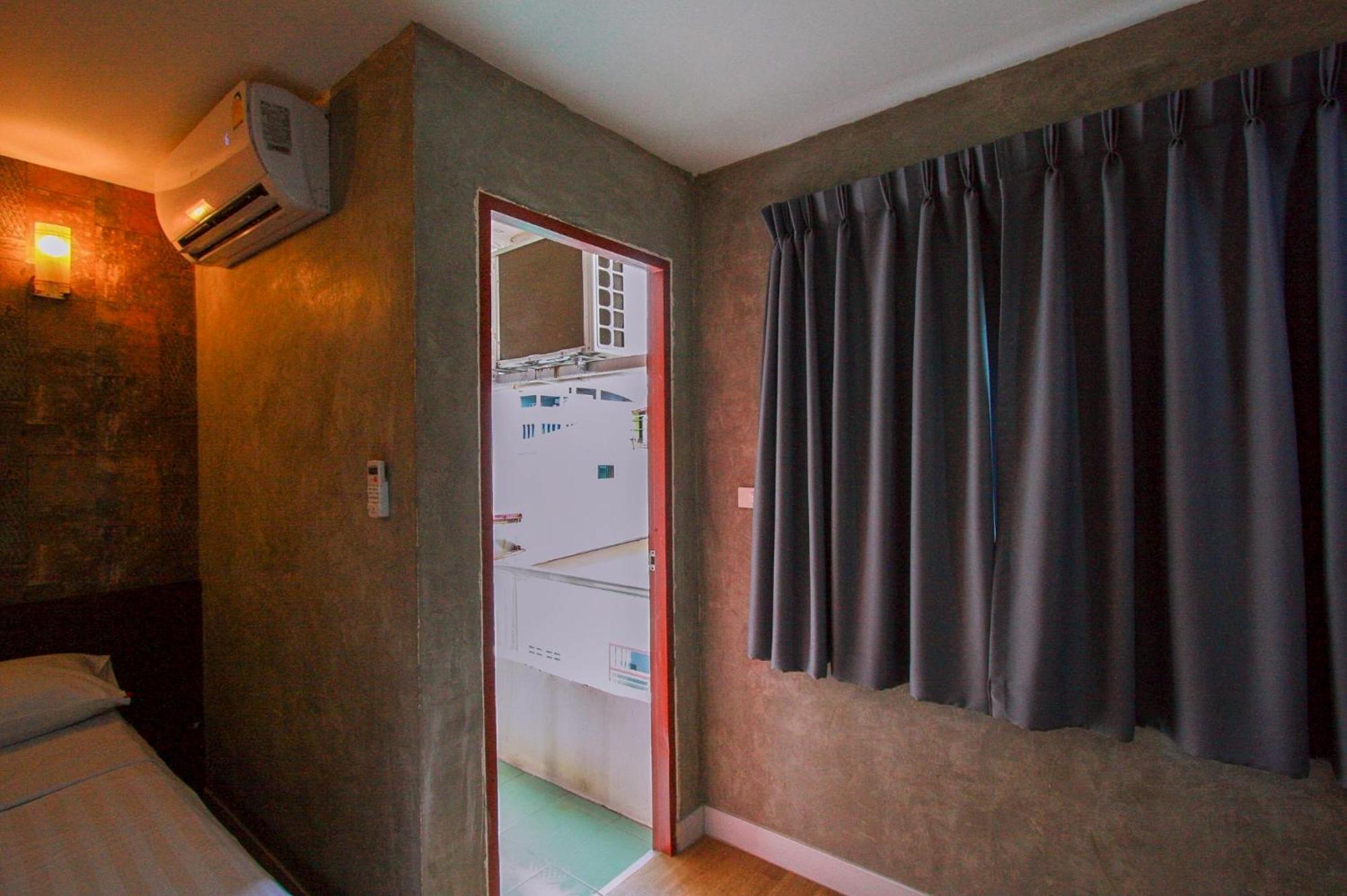 18 Coins Budget Hotel Pattaya Cameră foto